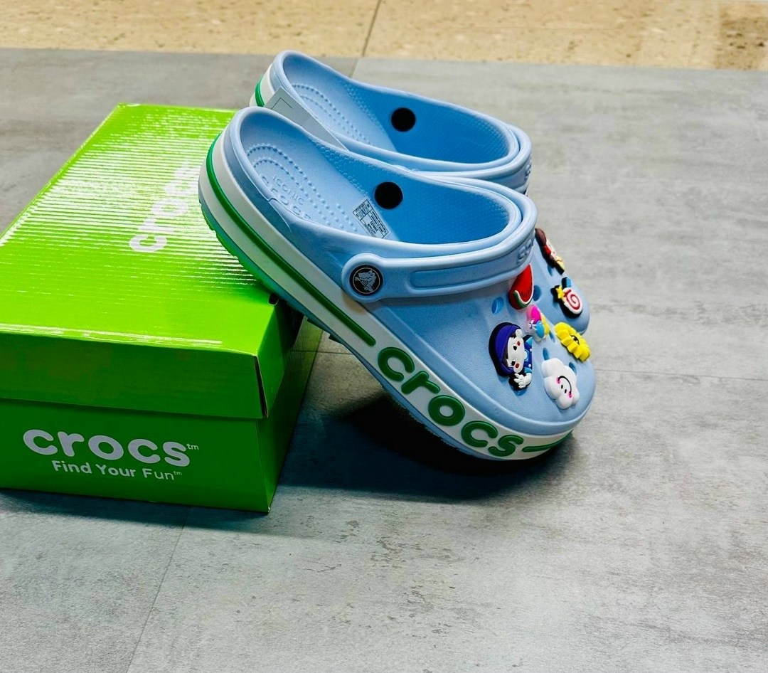 ,crocs jibbitz charms,сабо crocs,crocs bayaband clog,кроксы сабо детские