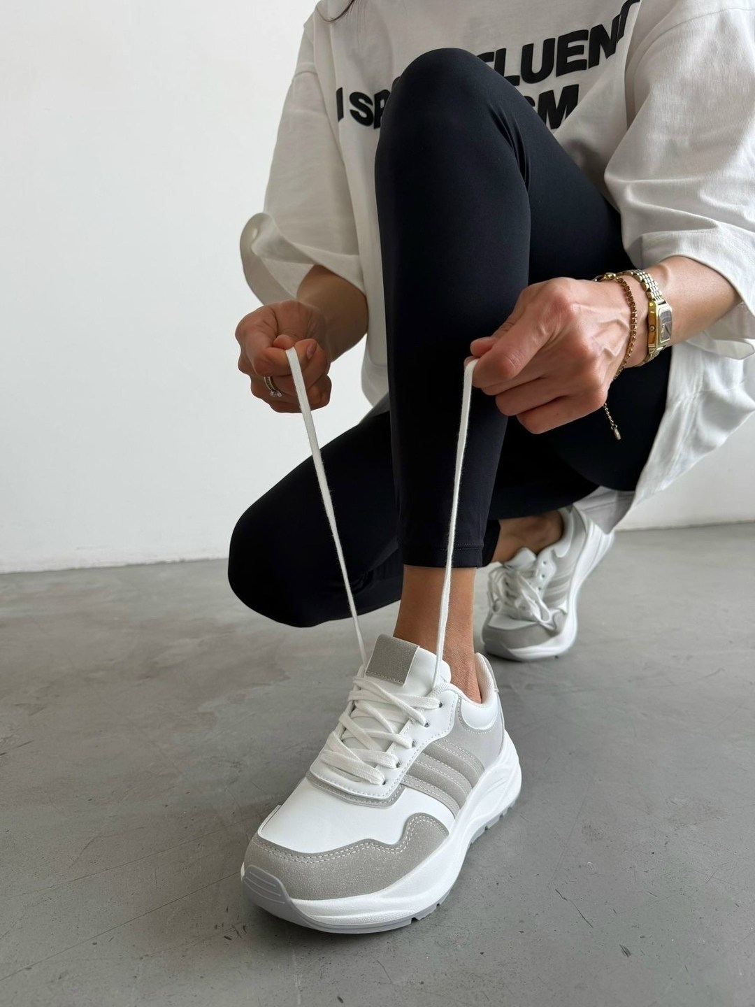 ,женские кроссовки,белые кроссовки женские,белые кроссовки,стильные кроссовки