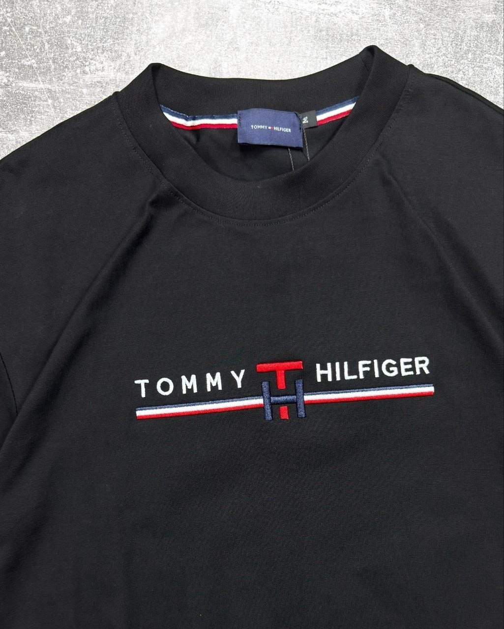 футболка мужская tommy hilfiger,футболка tommy hilfiger белый,футболка tommy hilfiger,футболка томми хилфигер реплика,белая футболка томми хилфигер