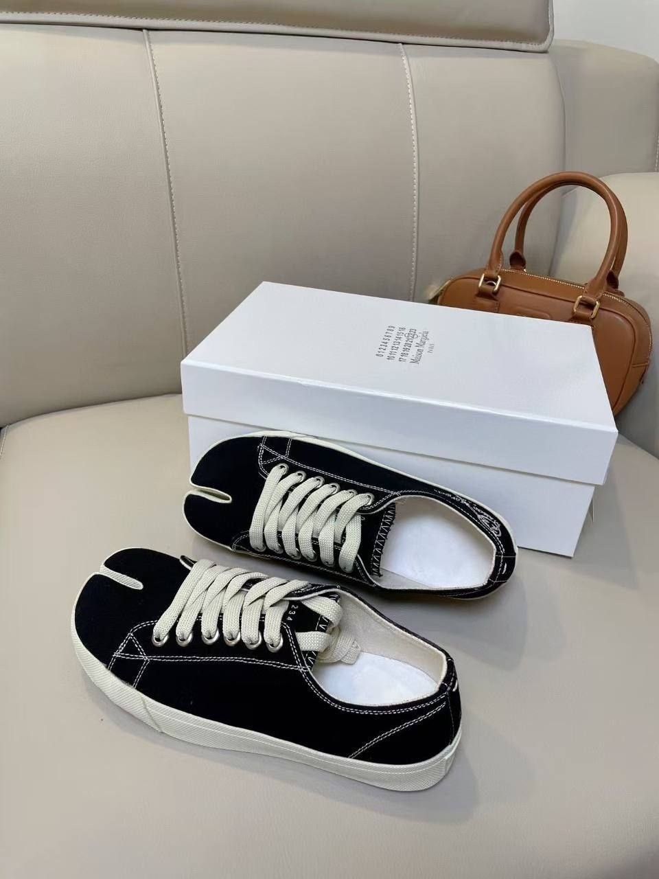 кеды-таби maison margiela,,maison margiela кеды tabi,maison margiela tabi черные низкие кроссовки,maison margiela tabi sneakers