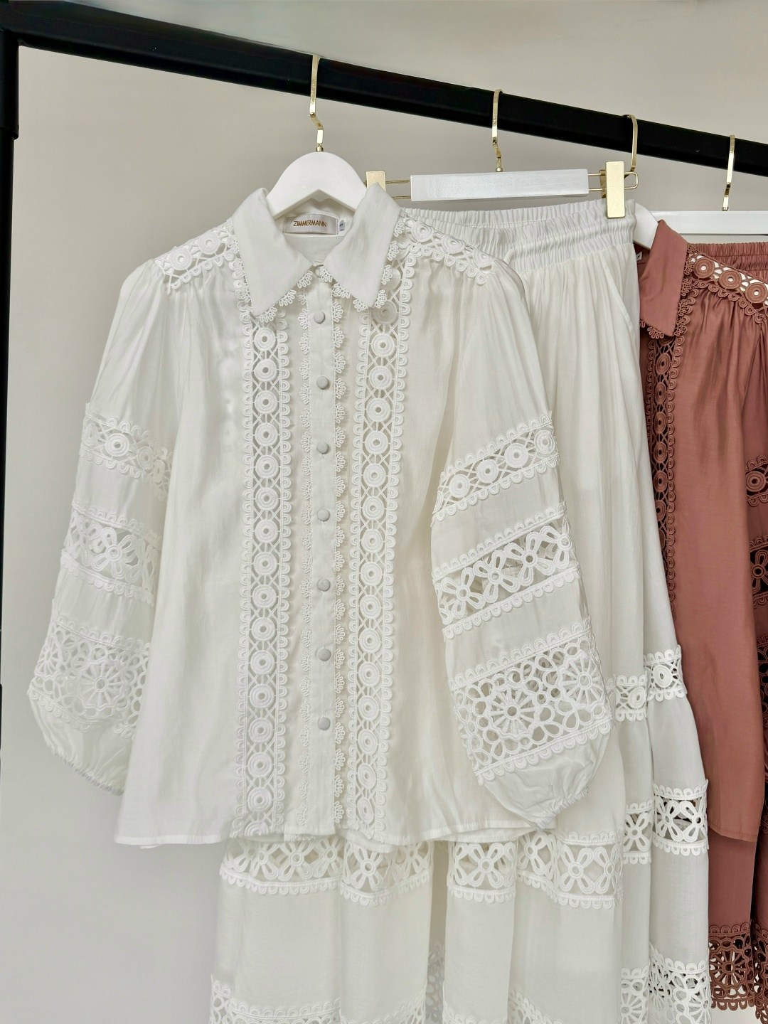 кружевной костюм,костюмы из кружева,костюм женский,платье с кружевами,кружевное платье