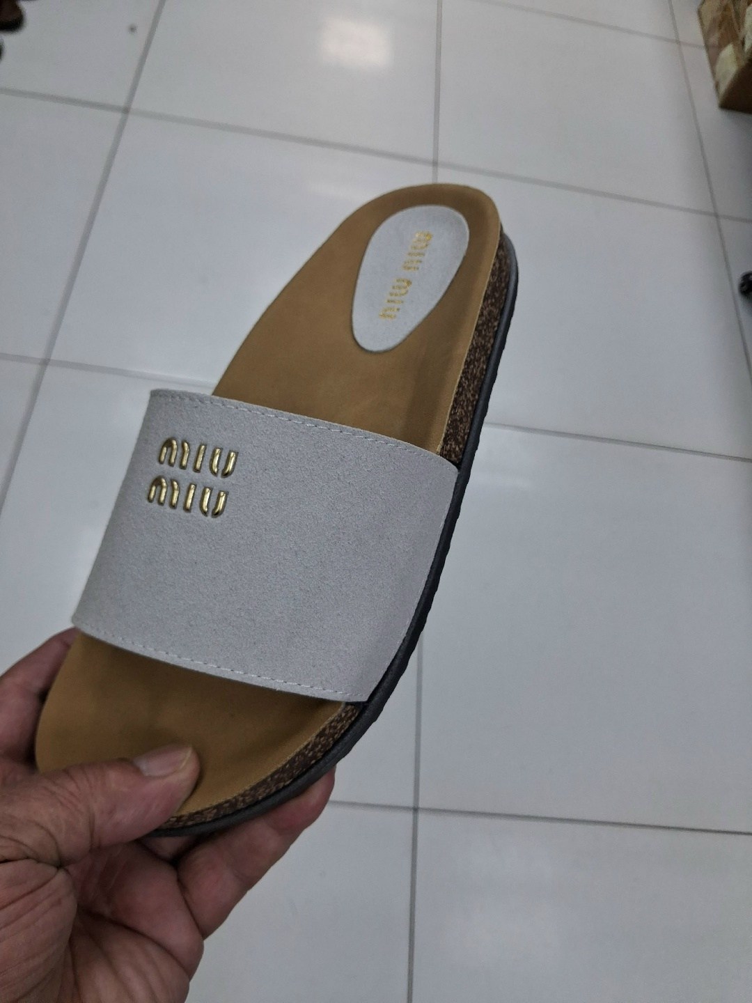 ,женские шлепанцы,шлепки женские,тапочки модные,женские тапки