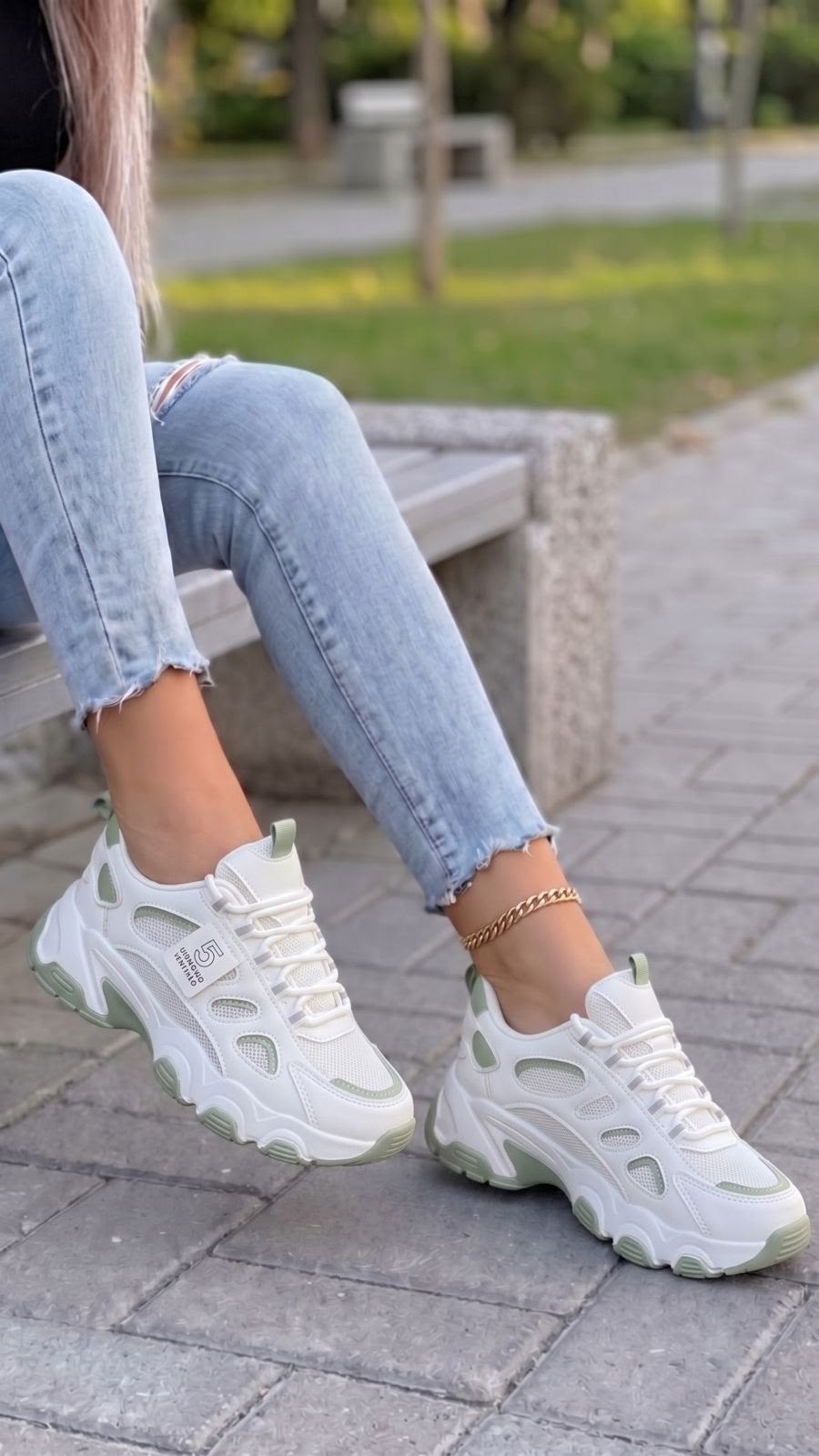 кроссовки женскиe,кроссовки,кроссовки модные,модные женские кроссовки,кроссовки для женщин