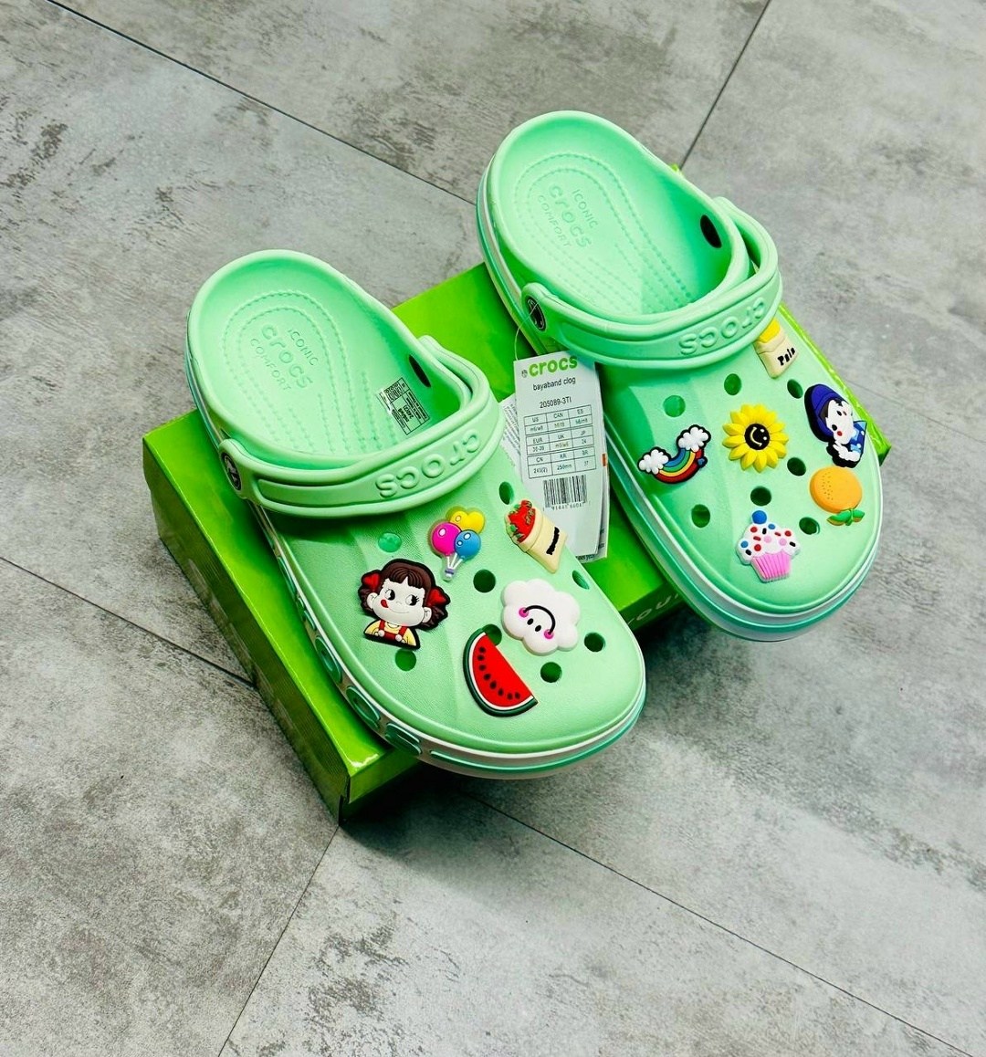кроксы детские с джибитсами,,сабо crocs,кроксы детские,кроксы мода