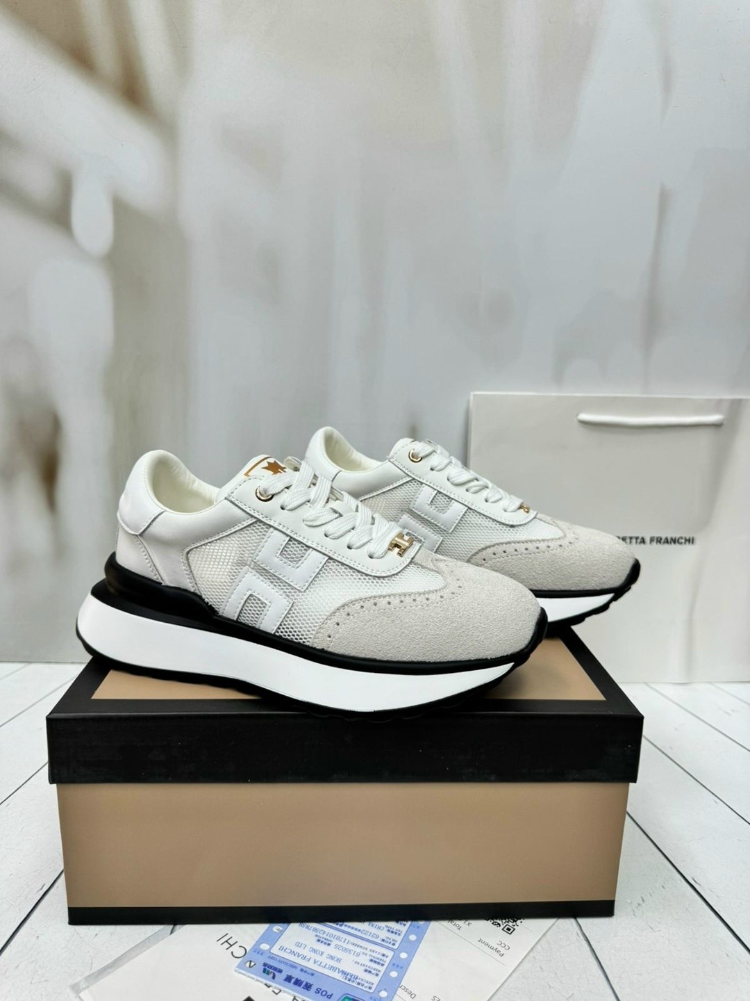 ,кроссовки женскиe,hogan кроссовки,стильные кроссовки,кроссовки повседневные