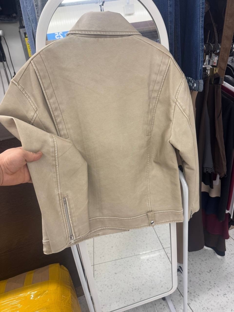 косуха винтажная куртка кожаная oversize серая monyken,косуха серая винтажная куртка кожаная оверсайз aftfbasic,женская кожаная куртка косуха оверсайз,косуха кожаная серая винтажная куртка оверсайз mo