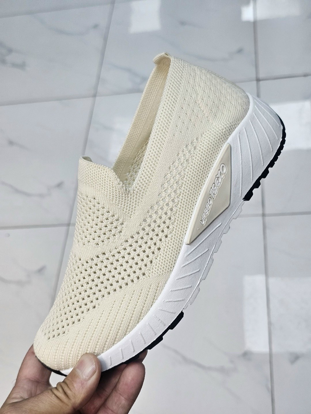 женские кроссовки,,слипоны кроссовки,слипоны женские,кроссовки удобные