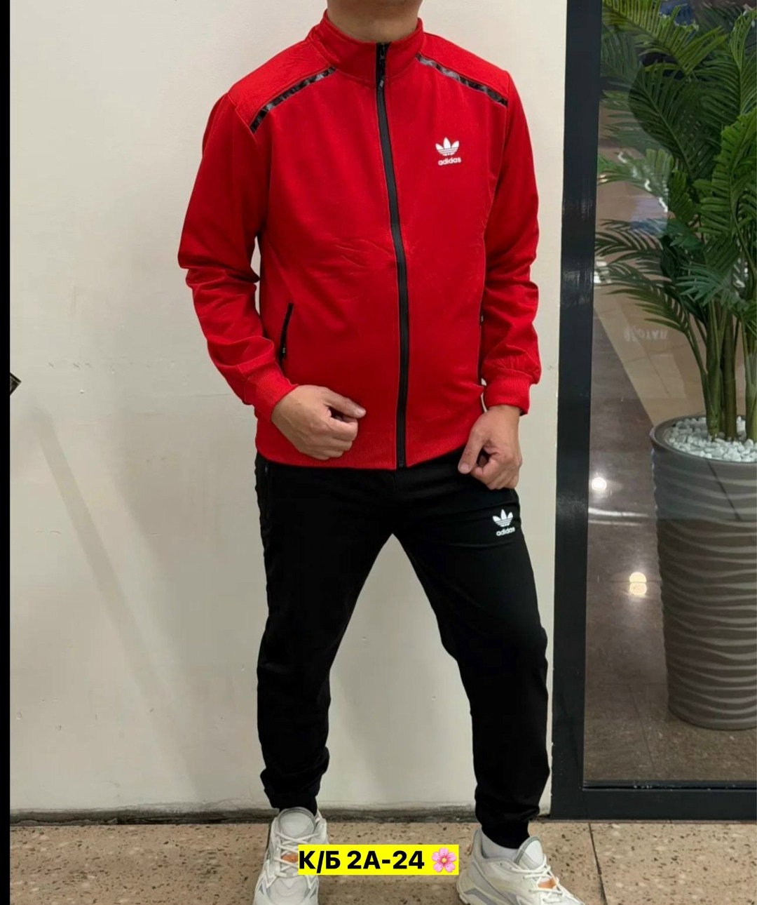 мужской спортивный костюм из эластана,костюм спортивный адидас,красный костюм адидас мужской,мужской спортивный костюм adidas черно красный,костюм адидас черно красный