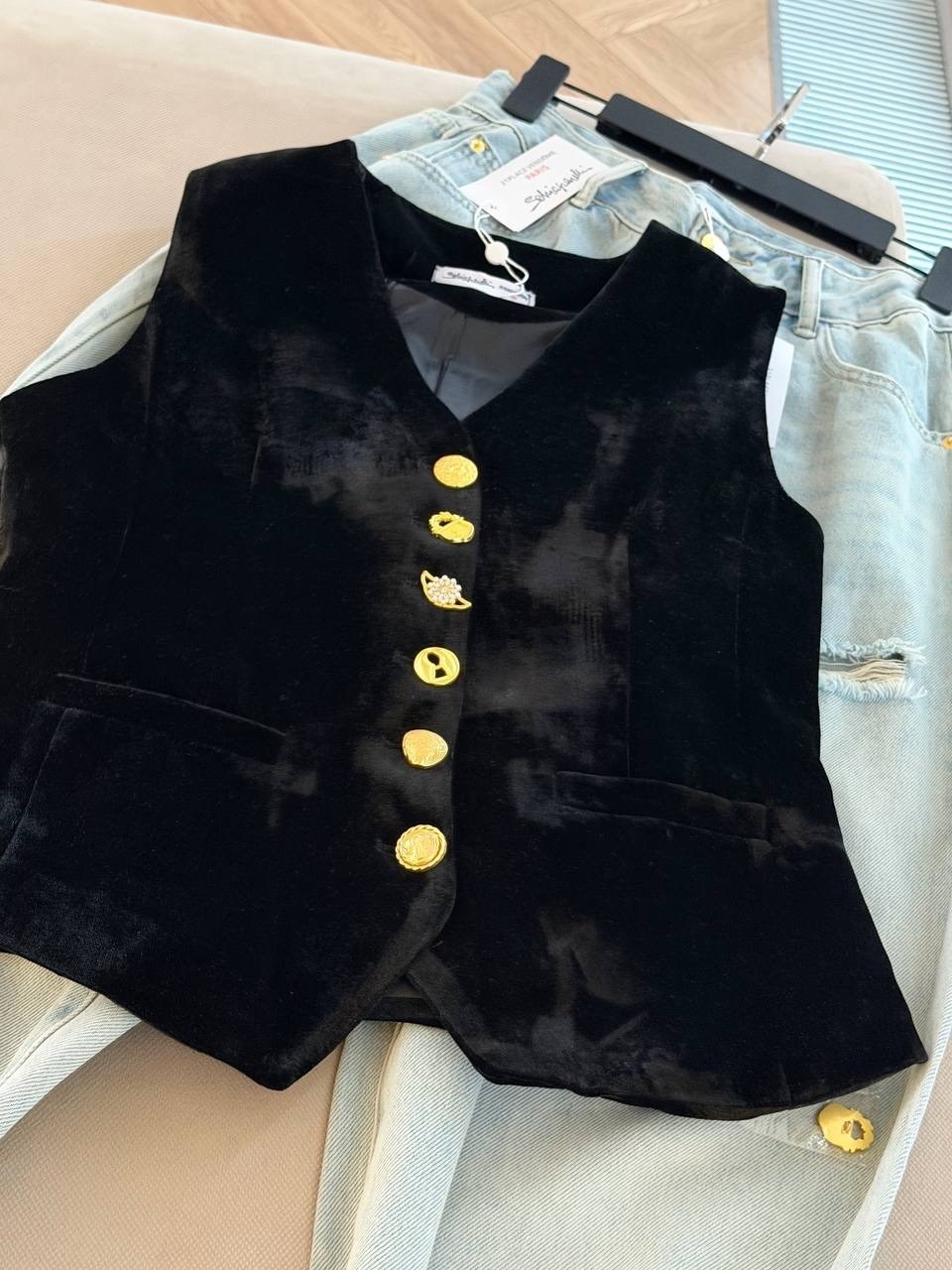 стильные джинсы,джинсы широкие,женские джинсы широкие,женские жилеты,женские джинсы