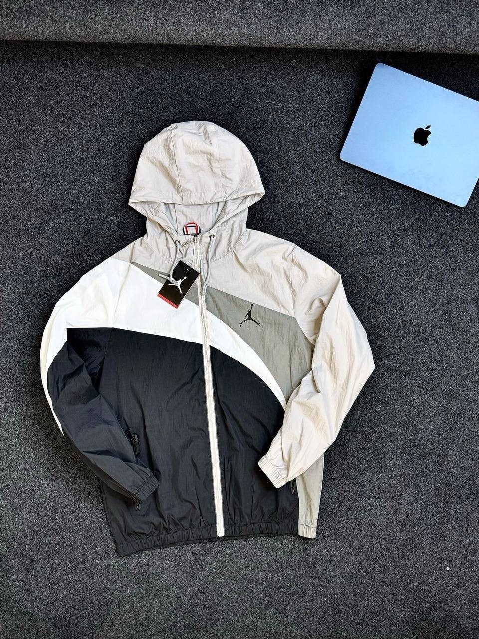 легкая куртка,ветровка,куртка спортивная,куртка,ветровка мужская