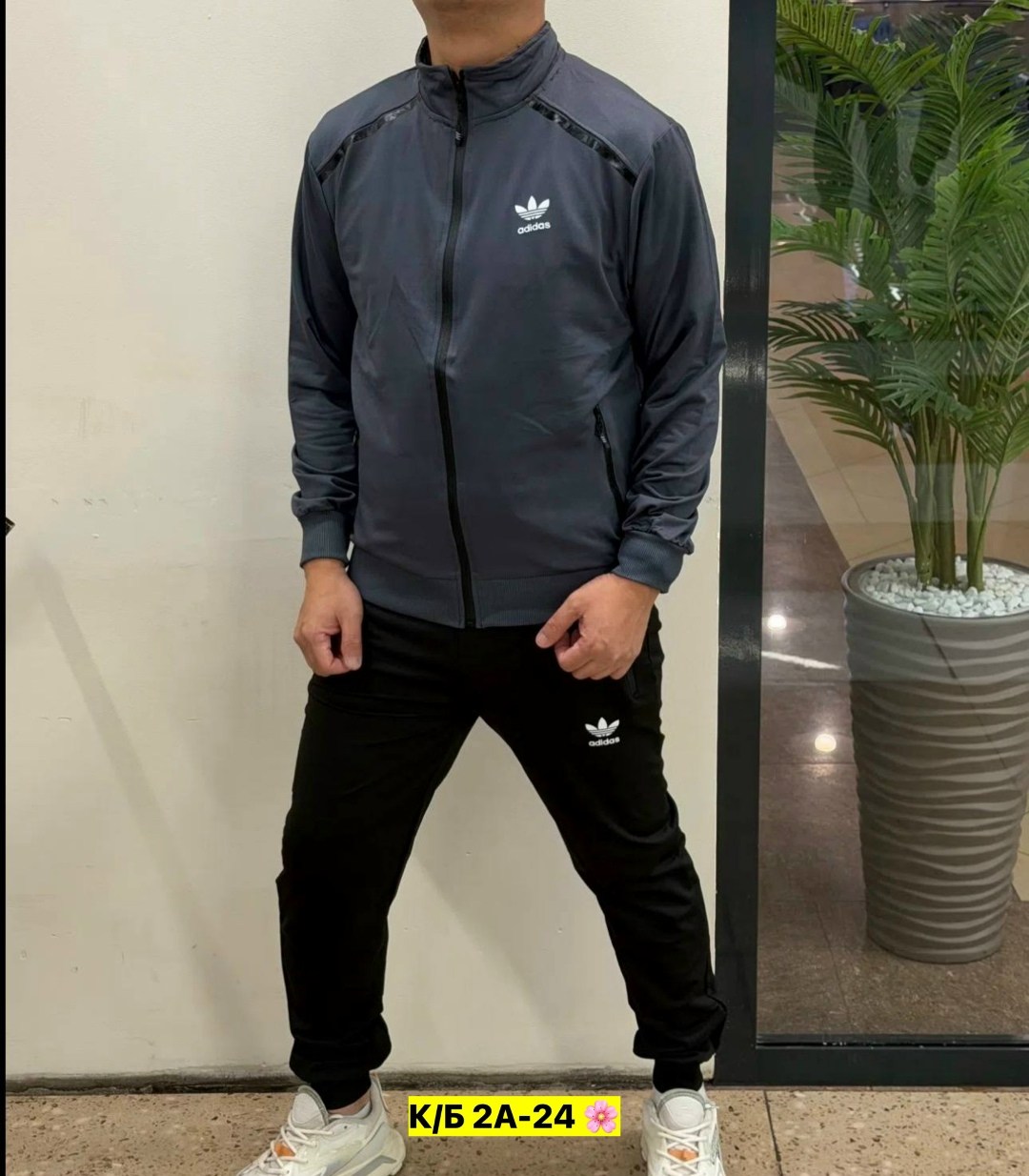 мужской спортивный костюм из эластана,костюм спортивный адидас,красный костюм адидас мужской,мужской спортивный костюм adidas черно красный,костюм адидас черно красный