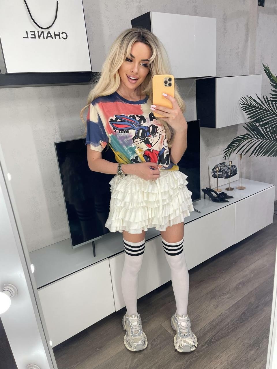 футболка с ярким принтом,женская футболка,свитшот варенка миккимаус amour closet,футболки и майки