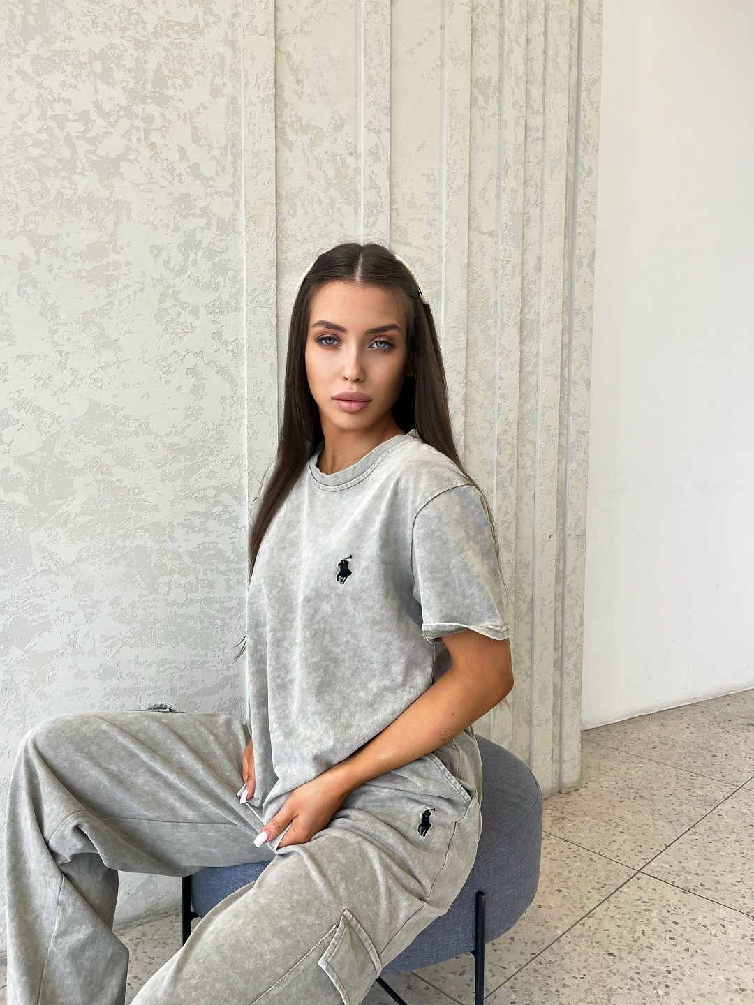 стильный костюм,костюм с карманом,костюм женский спортивный,костюм серый,костюм с брюками карго