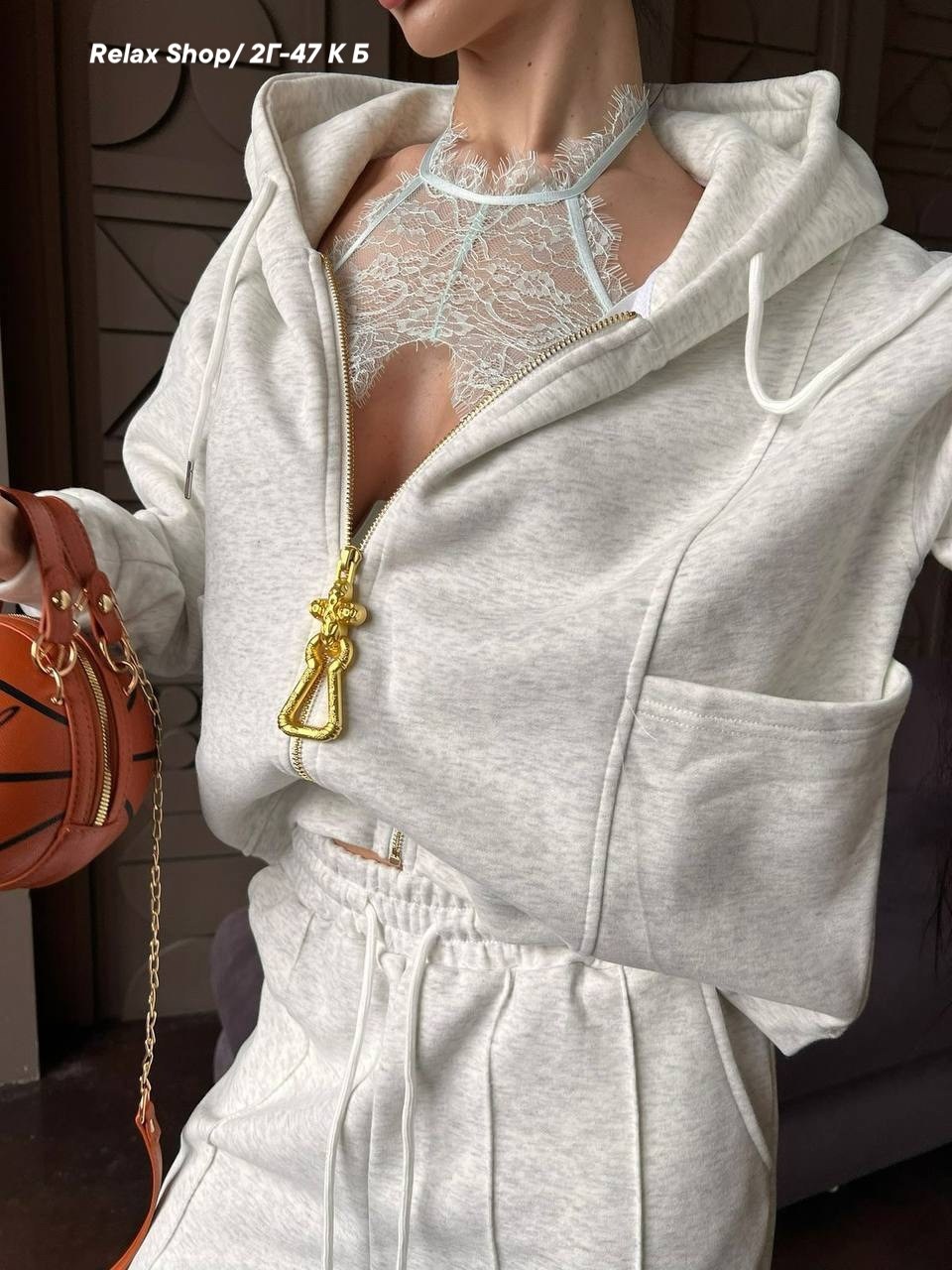 женский костюм,стильные костюмы,спортивные костюмы женские,костюм белый,костюм бежевый