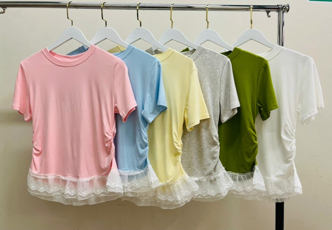 футболка с кружевами,футболка с оборками,футболки женская,футболки модные,белая женская футболка