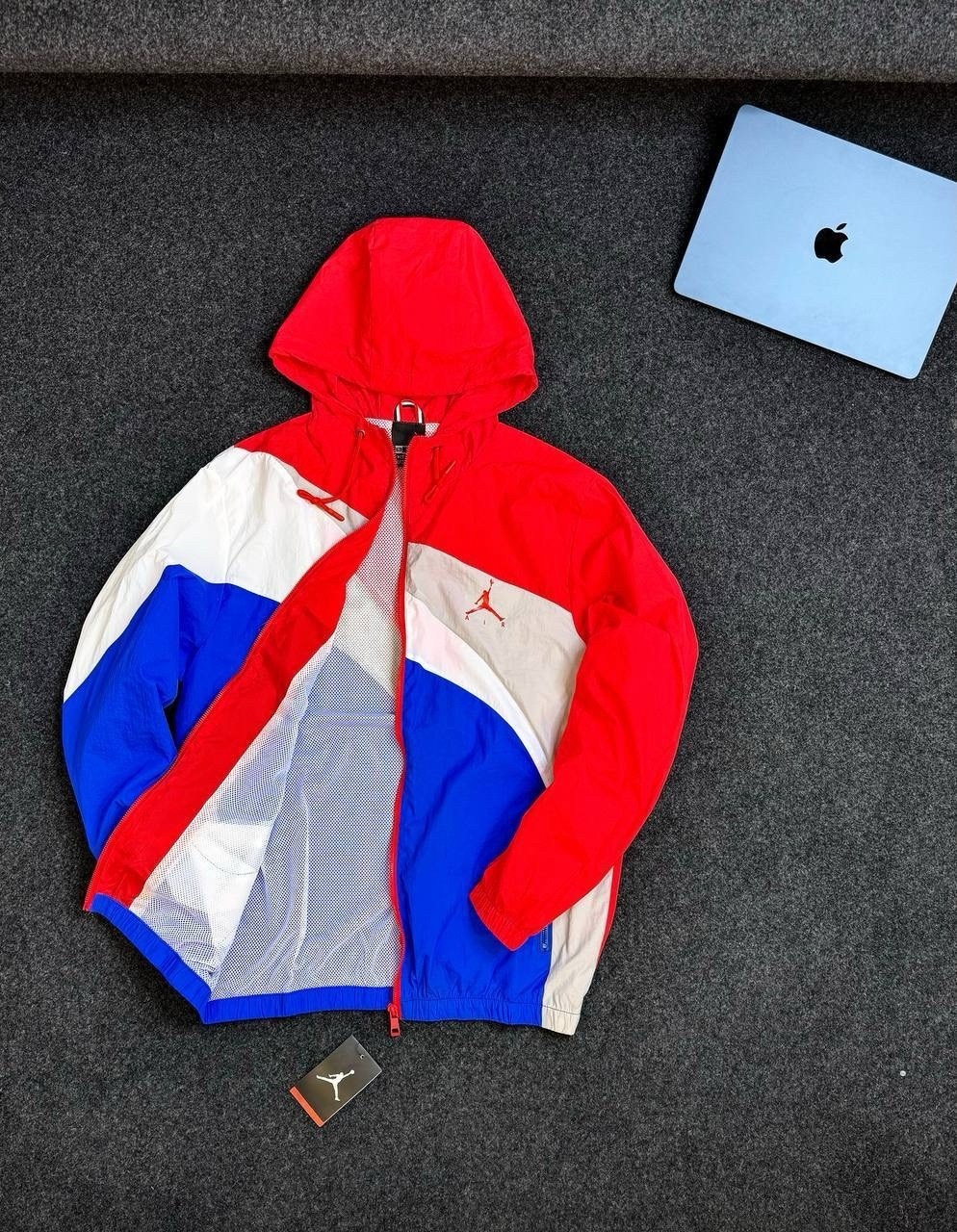 легкая куртка,ветровка,куртка спортивная,куртка,ветровка мужская