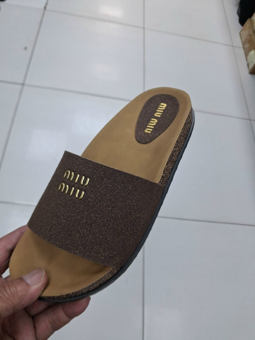 ,женские шлепанцы,шлепки женские,тапочки модные,женские тапки