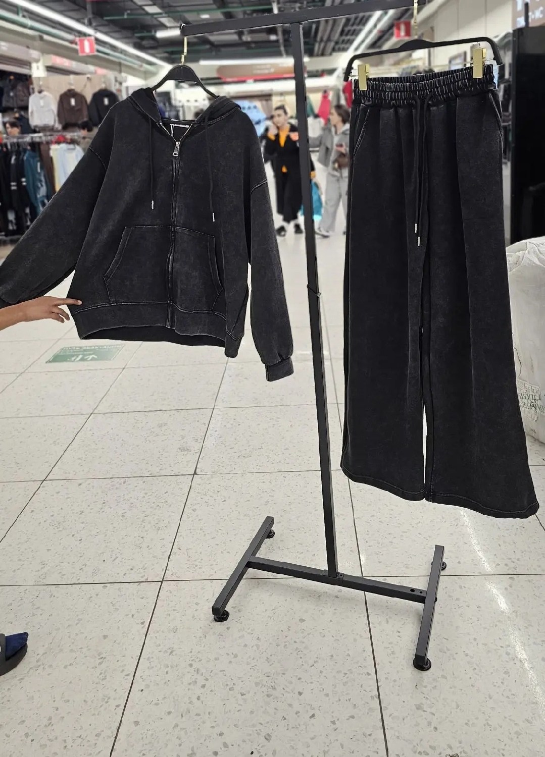 костюм спортивный,женский спортивный костюм,женский спортивный костюм из премиальной варенки,женские костюмы,спортивный костюм теплый женский