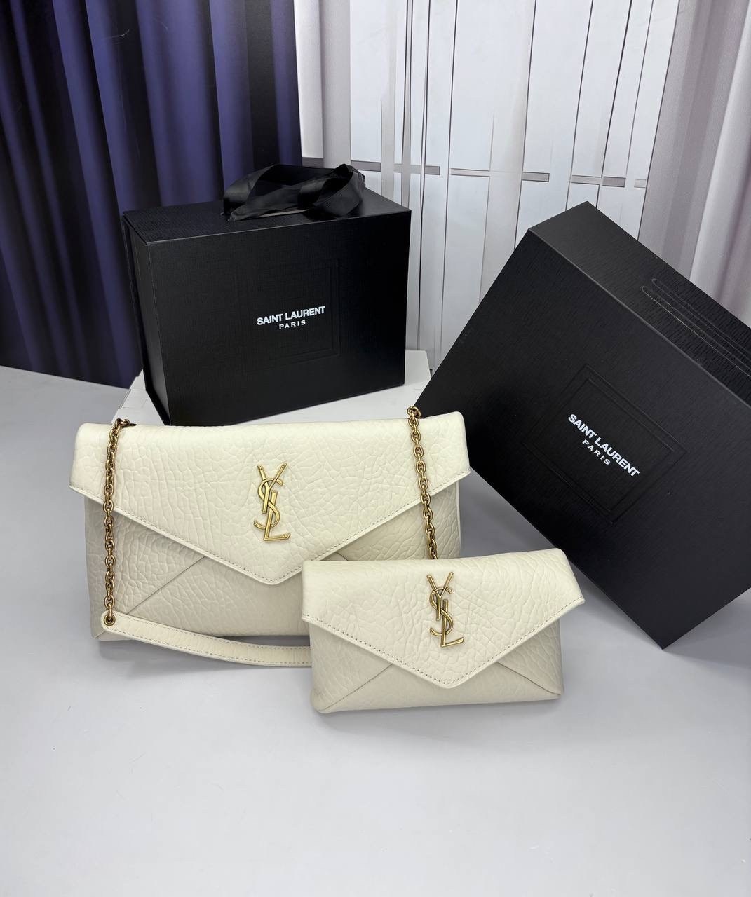 yves saint laurent сумка,cумка saint laurent,сумка на плечо saint laurent,черная женская сумка saint laurent на цепочке,женский графитовый клатч на цепочке saint laurent