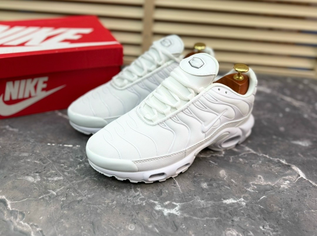 кроссовки nike air max plus tn,nike air max tn plus white,кроссовки,nike air max plus triple white,nike air max plus tn
