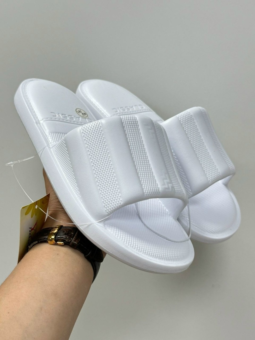 шлепки адидас белые оригинал,шлепанцы adidas,адидас шлепки,шлепанцы adilette adidas originals,adidas adilette comfort slides