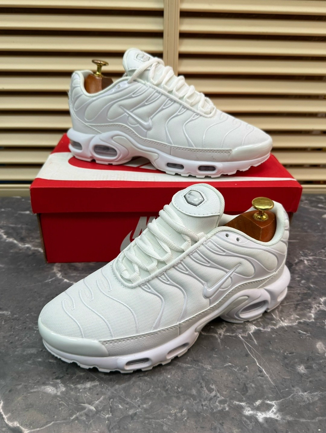 кроссовки nike air max plus tn,nike air max tn plus white,кроссовки,nike air max plus triple white,nike air max plus tn