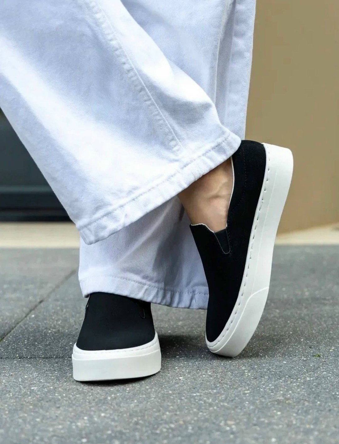 слипоны на платформе,слипоны на высокой подошве,женские слипоны,слипоны женские черные,слипоны женские черные с белой подошвой