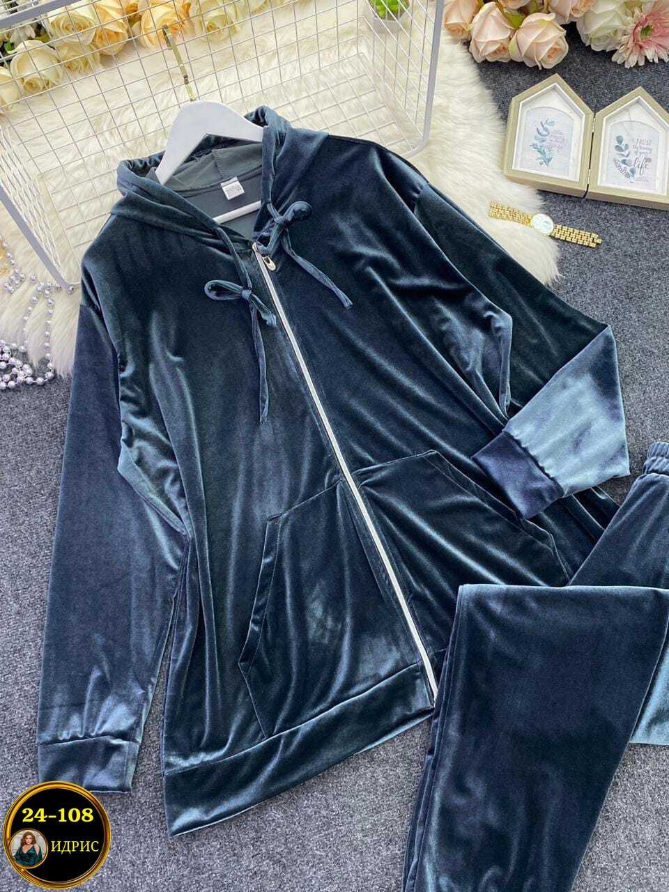 костюм велюровый,велюровый спортивный костюм больших размеров,велюровые костюмы для полных женщин,спортивный женский костюм больших размеров,модные велюровые спортивные костюмы