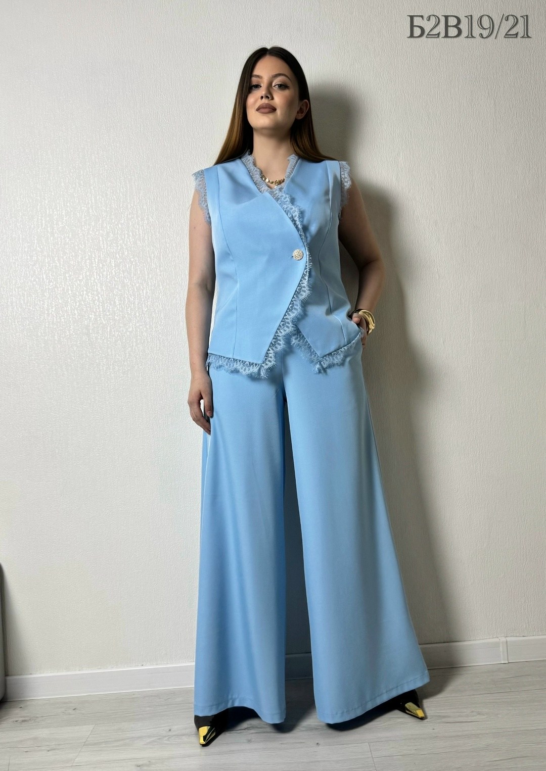 брючный костюм,костюм женский брючный,костюм брючный голубой,комплект брючный,брючный костюм с жилеткой