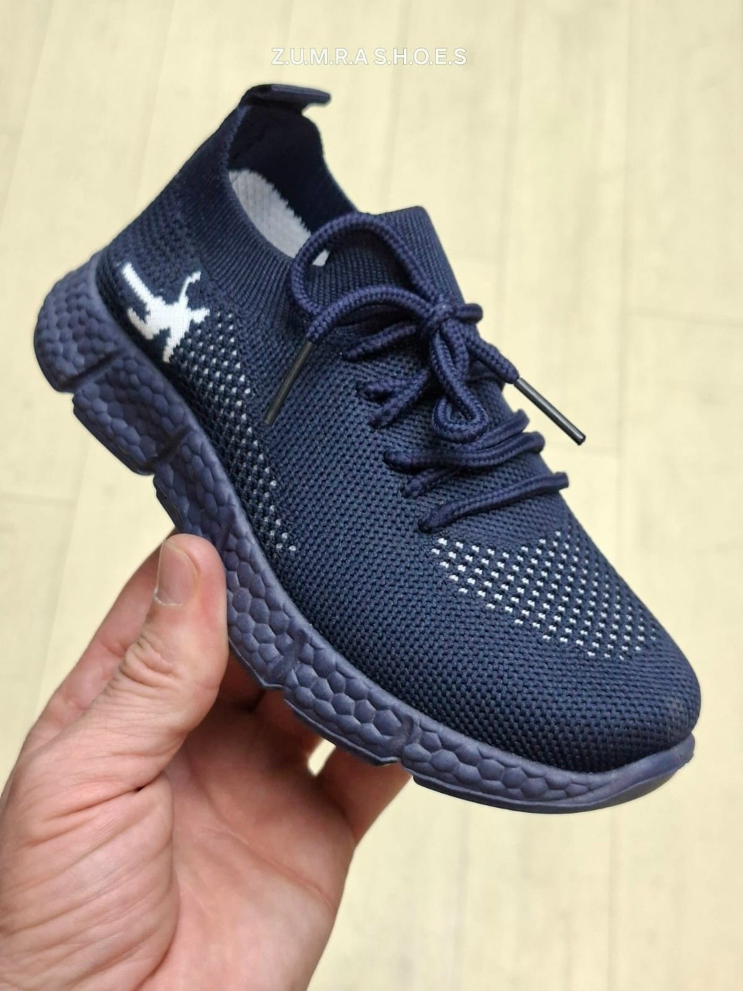 ,детские кроссовки,кроссовки изики,кроссовки облегченные,кроссовки текстильные