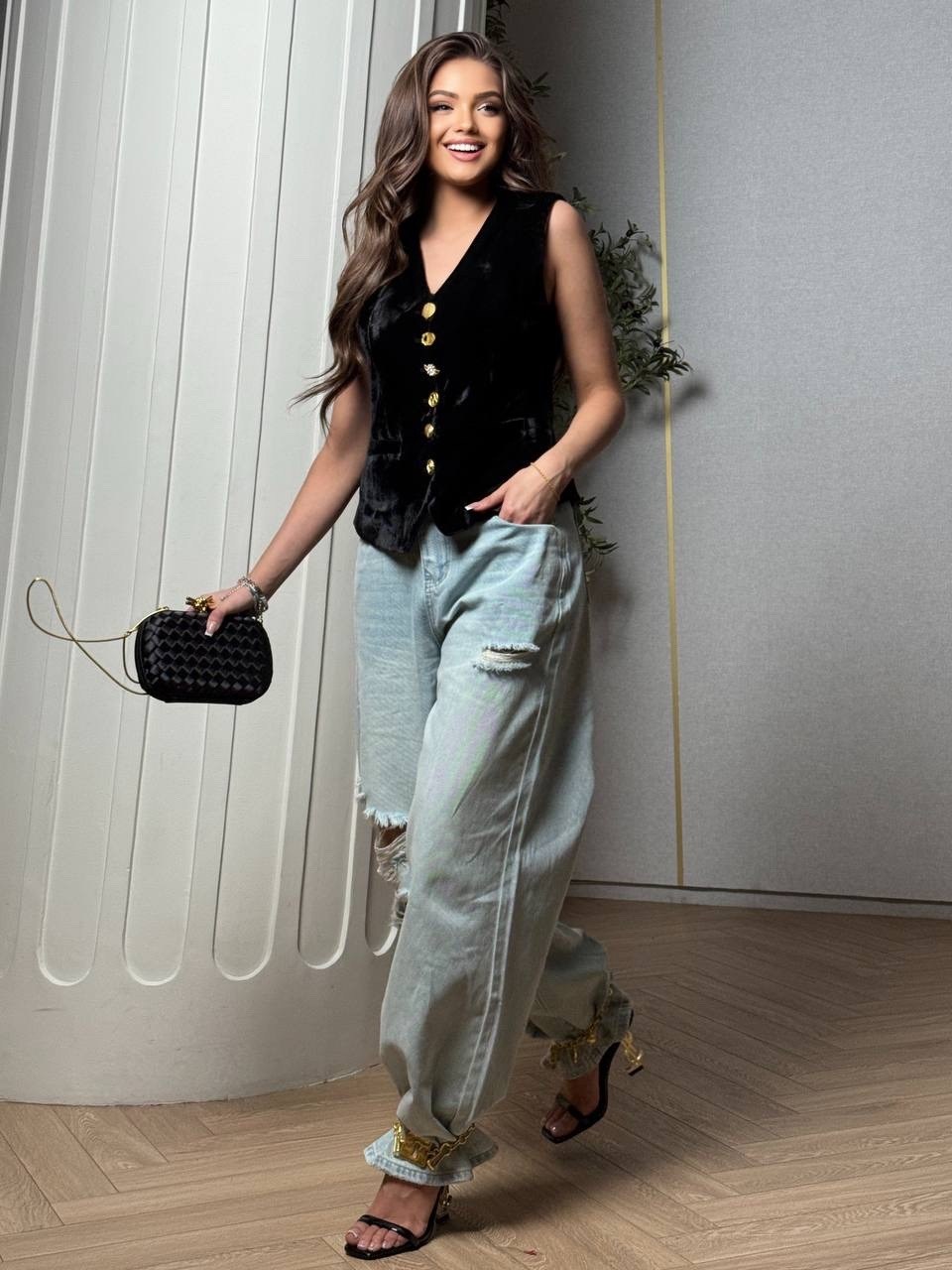 стильные джинсы,джинсы широкие,женские джинсы широкие,женские жилеты,женские джинсы