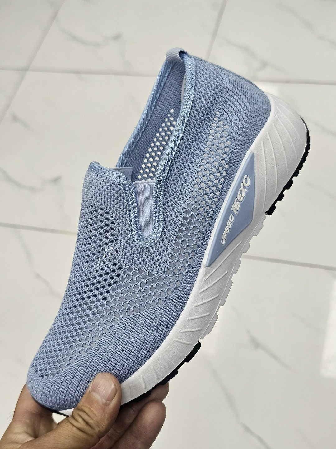 кроссовки,кроссовки женскиe,спортивная ,повседневная ,женская