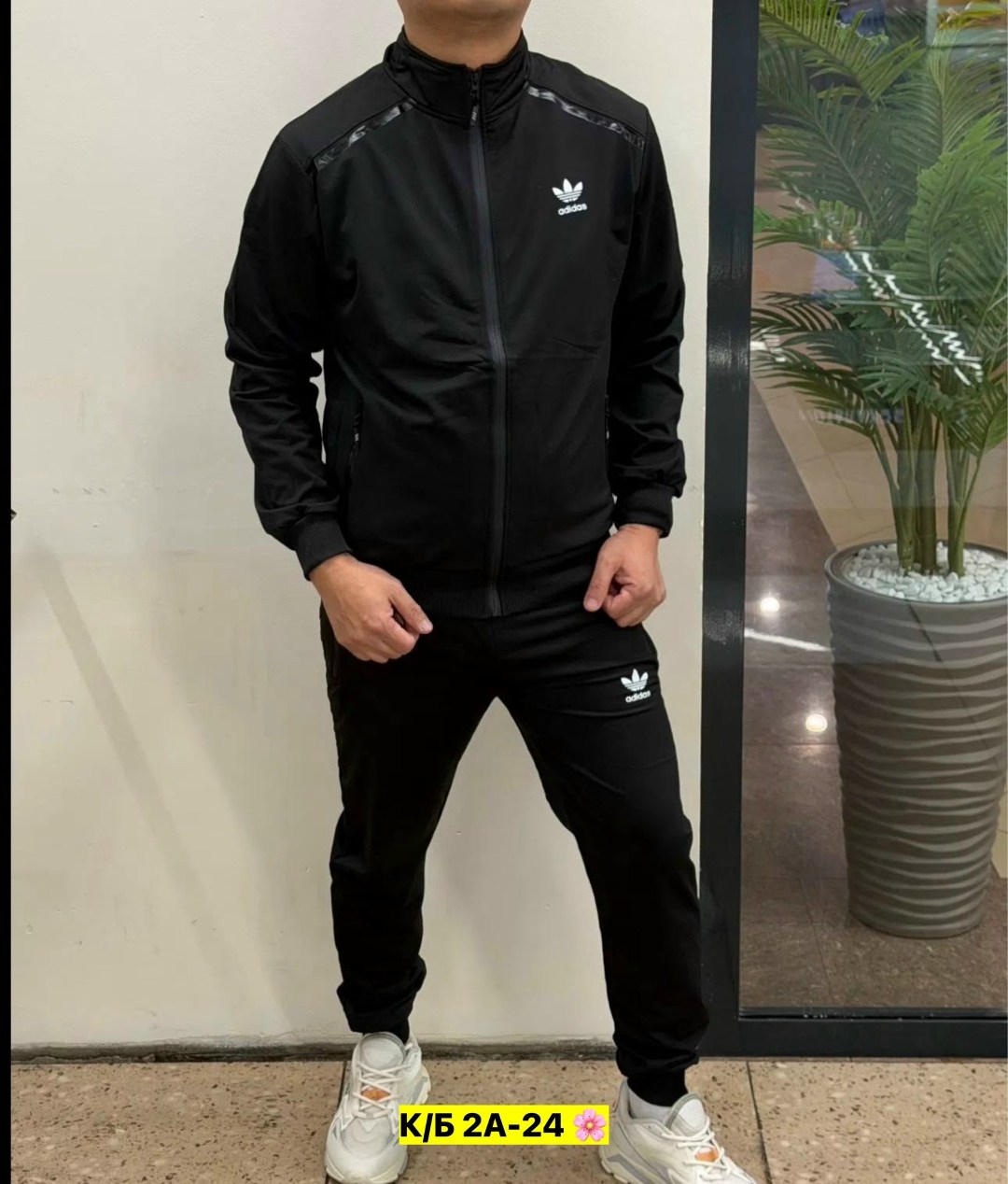 мужской спортивный костюм из эластана,костюм спортивный адидас,красный костюм адидас мужской,мужской спортивный костюм adidas черно красный,костюм адидас черно красный