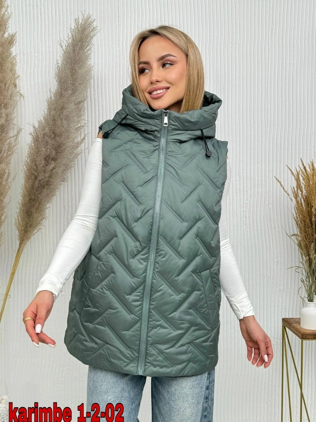 жилетка женская,женские жилеты,жилет,жилетка с капюшоном,теплый жилет