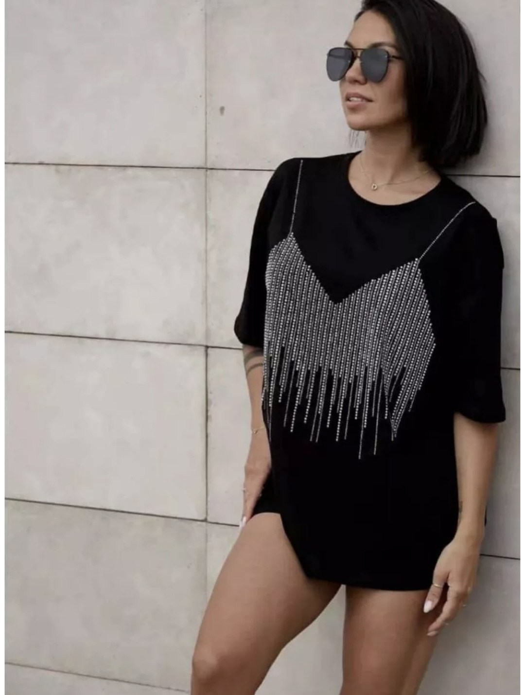 футболка женская оверсайз со стразами,футболка на стиле oversize со стразами,футболка со стразами оверсайз,футболки женская оверсайз,футболка со стразами с принтом оверсайз vv-fashion