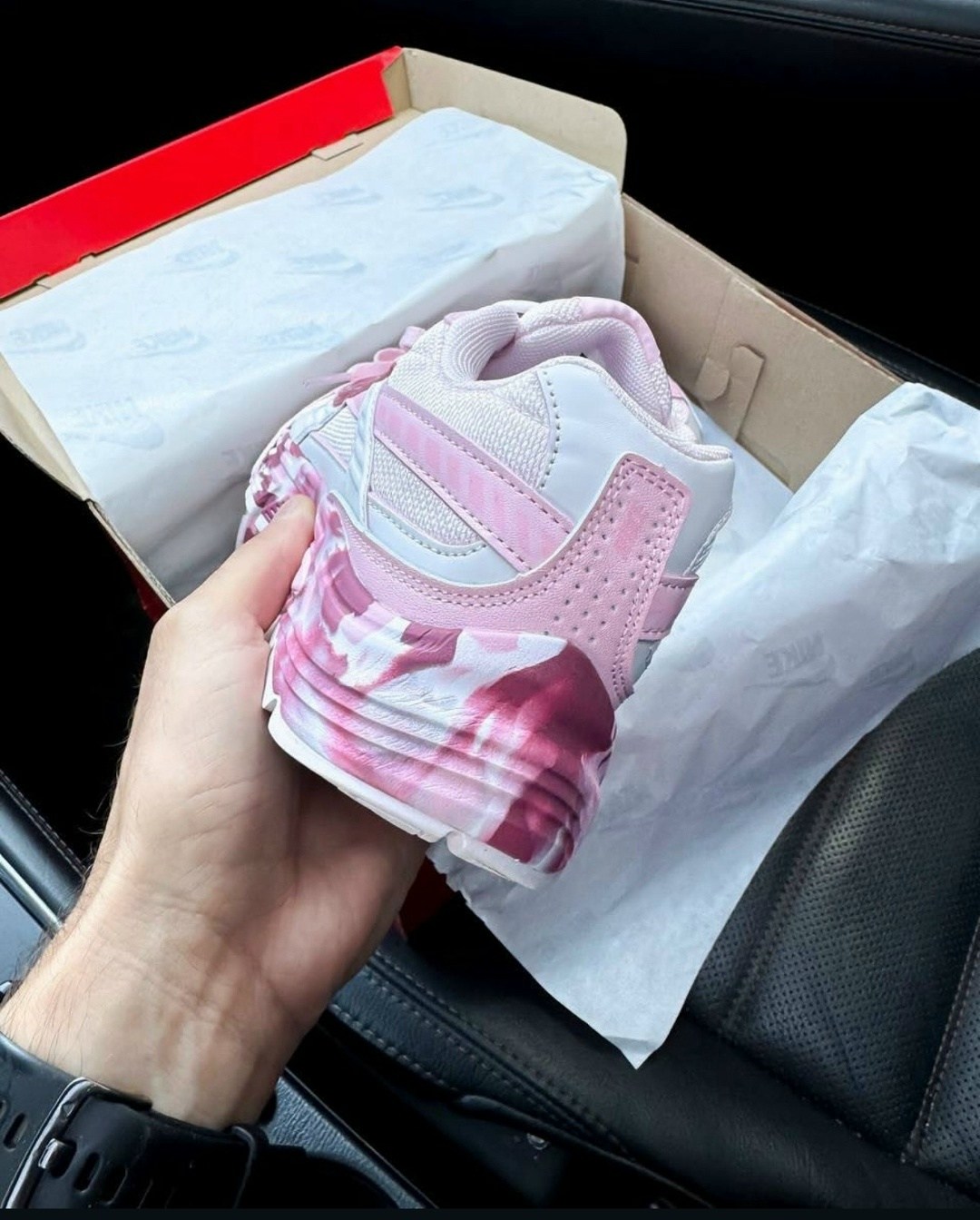 ,розовые кроссовки,женские кроссовки,женские кроссовки initiator pink nike,кроссовки для девочек