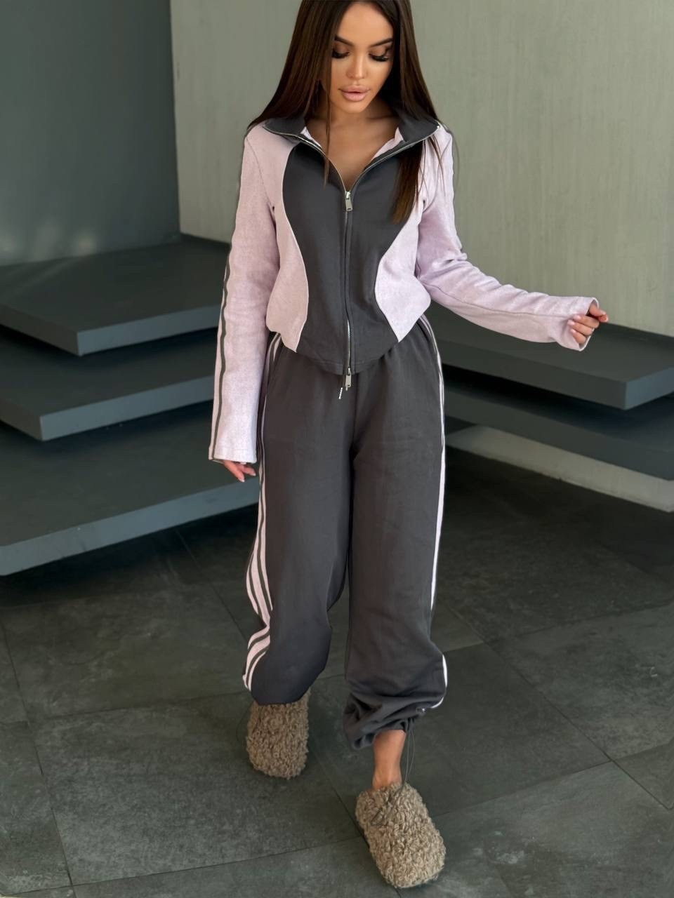 костюм с лампасами,спортивный костюм,женский спортивный костюм,стильные костюмы,спортивный костюм женский с лампасами