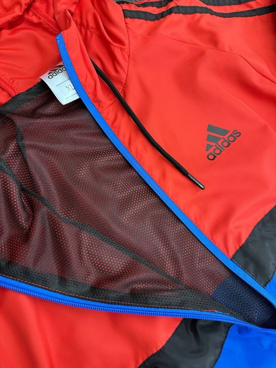 куртка adidas climaproof recco outdoor,спортивная ветровка адидас,ветровочная ткань,куртка adidas back to sport insulated jacket,ветровка адидас разноцветная