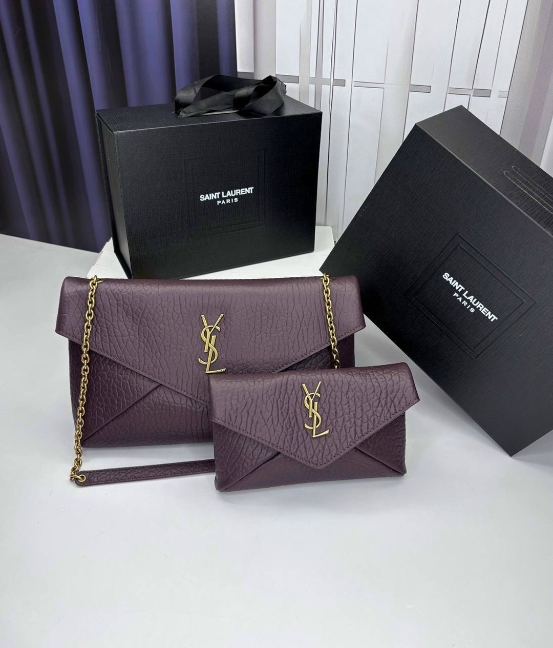 yves saint laurent сумка,cумка saint laurent,сумка на плечо saint laurent,черная женская сумка saint laurent на цепочке,женский графитовый клатч на цепочке saint laurent