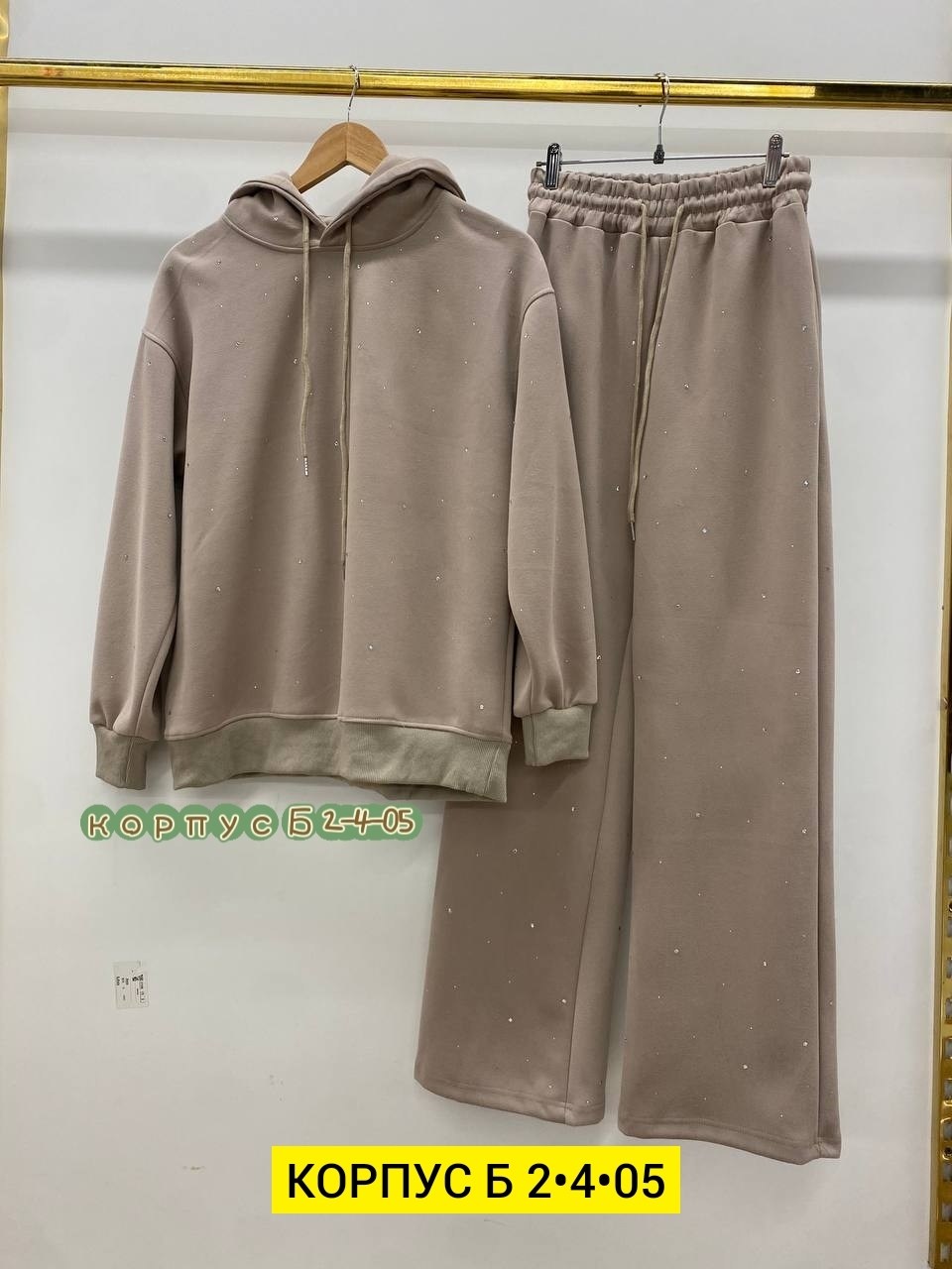 костюм белый,женские костюмы,женский спортивный костюм,спортивный костюм,костюм