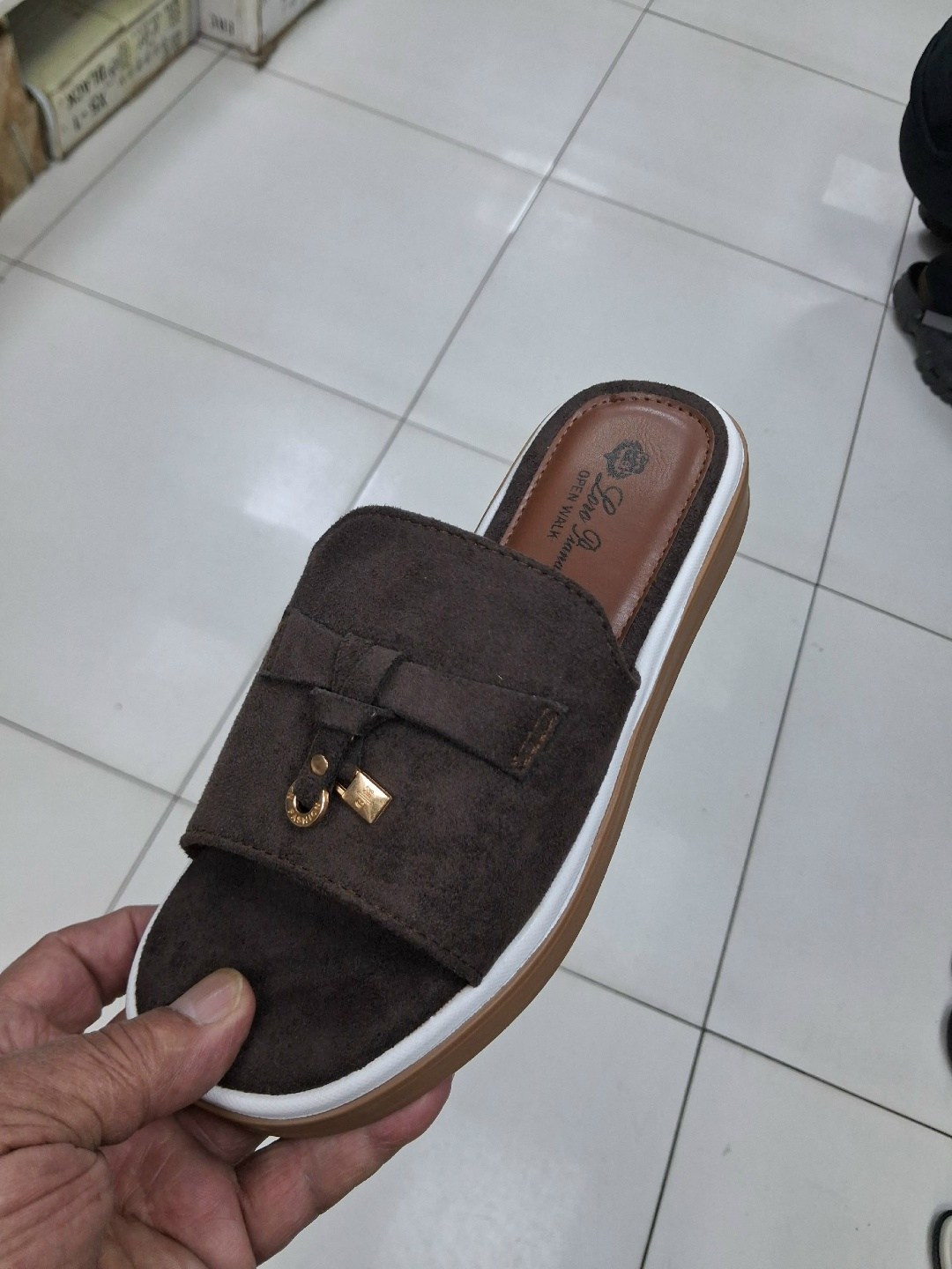 ,женские шлепанцы, женская,женские тапки,модные тапочки