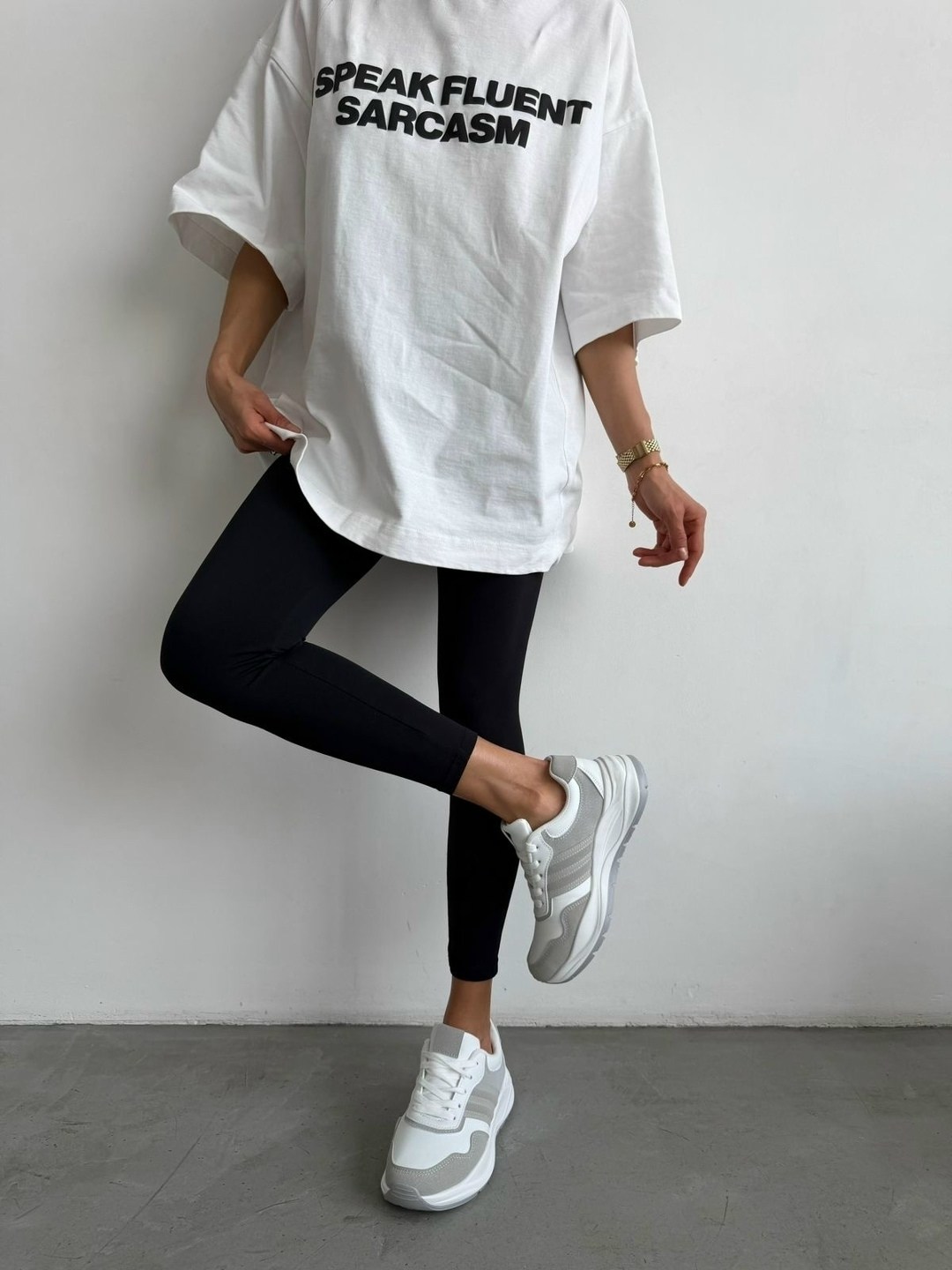 ,женские кроссовки,белые кроссовки женские,белые кроссовки,стильные кроссовки