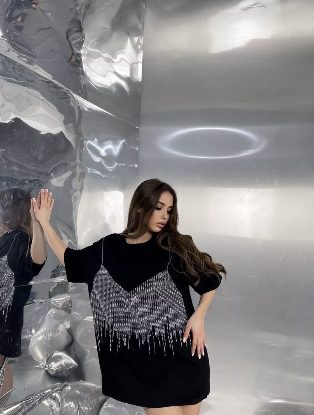 футболка женская оверсайз со стразами,футболка на стиле oversize со стразами,футболка со стразами оверсайз,футболки женская оверсайз,футболка со стразами с принтом оверсайз vv-fashion