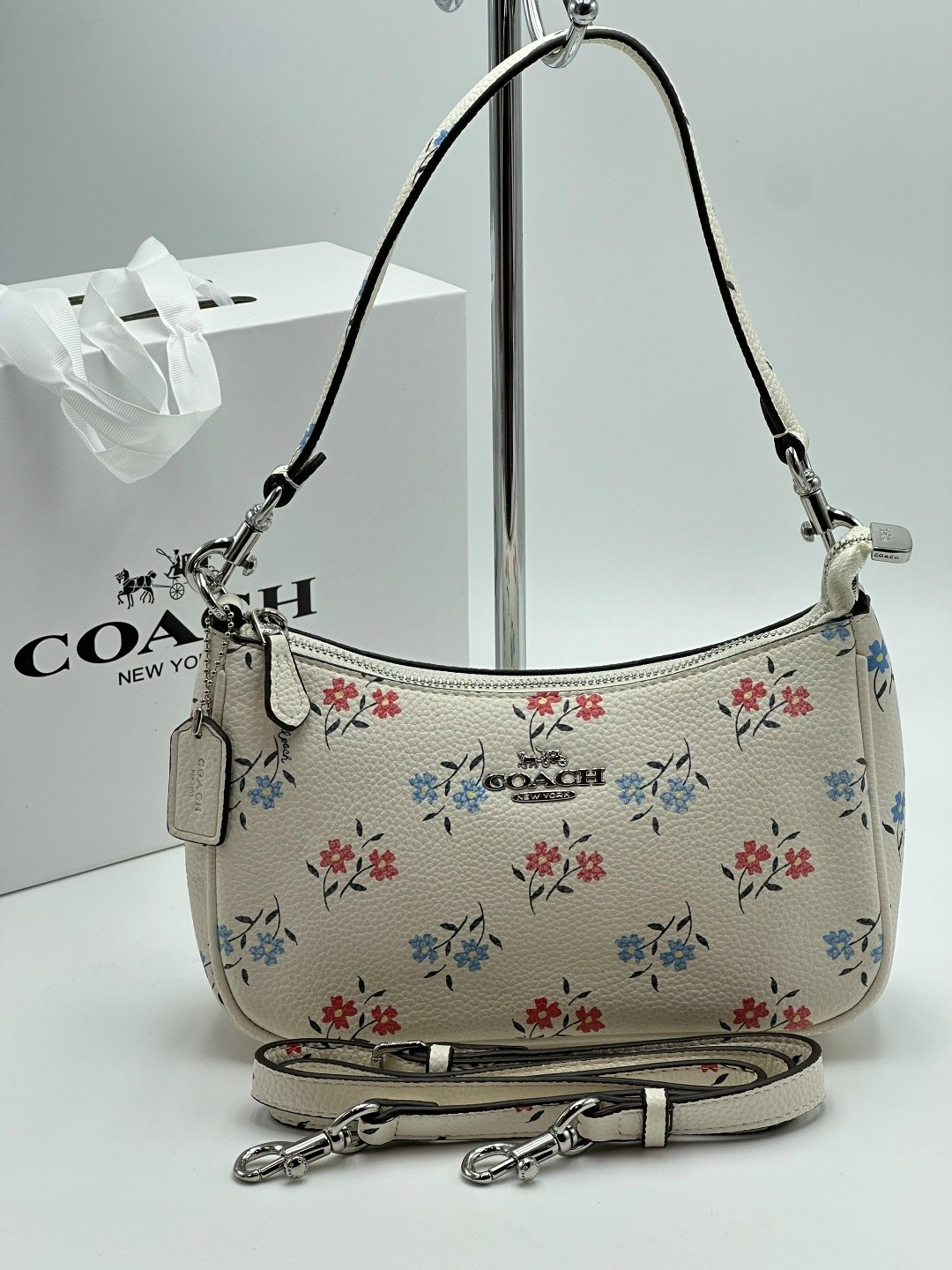 сумка женская coach,сумка coach,сумка через плечо coach,сумка coach женская белая,брендовая сумка через плечо coach