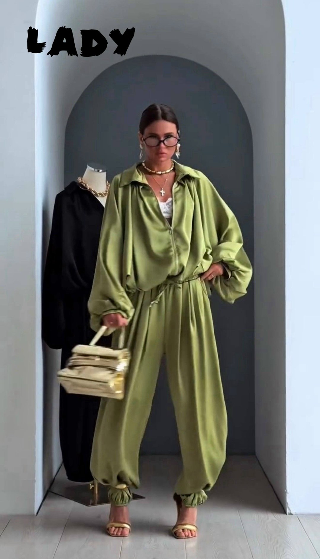 модные костюмы,костюм с брюками,костюм для женщин,атласный костюм,костюм в пижамном стиле