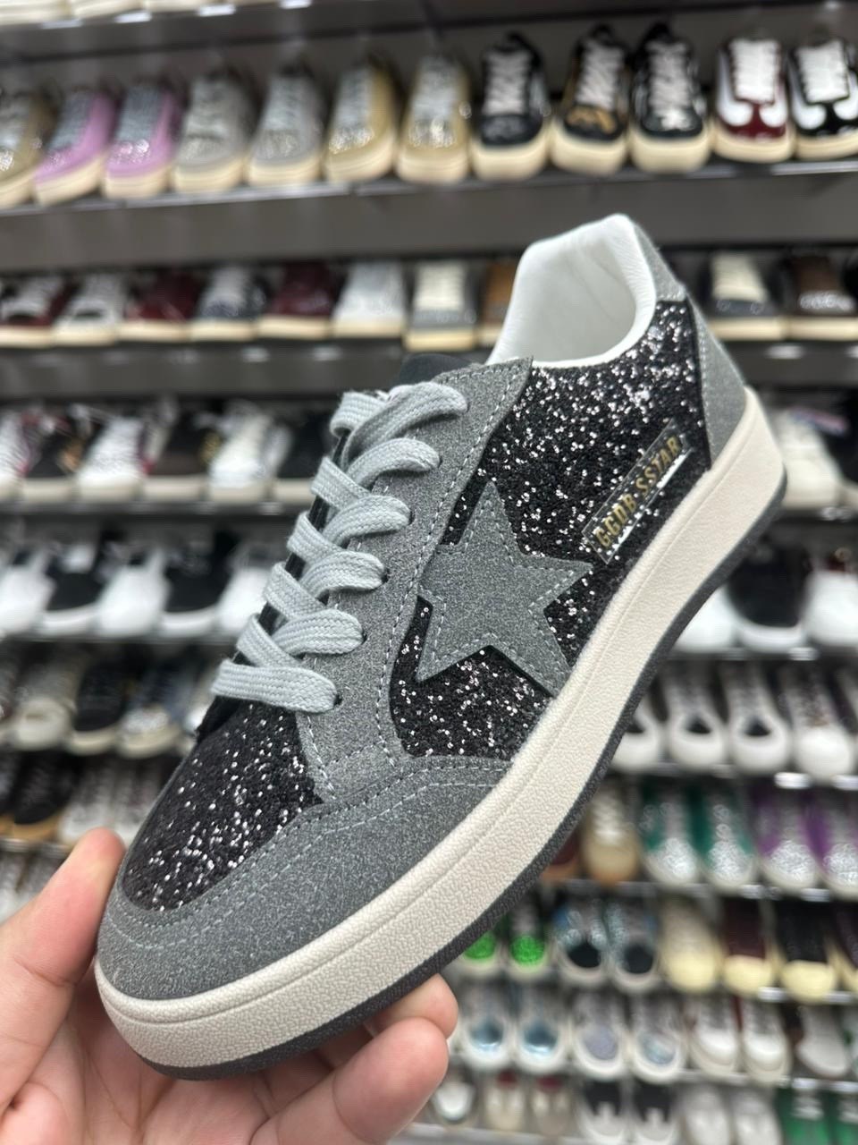 ,кроссовки женскиe,кроссовки golden goose с пайетками на платформе,кроссовки golden goose,кеды golden goose