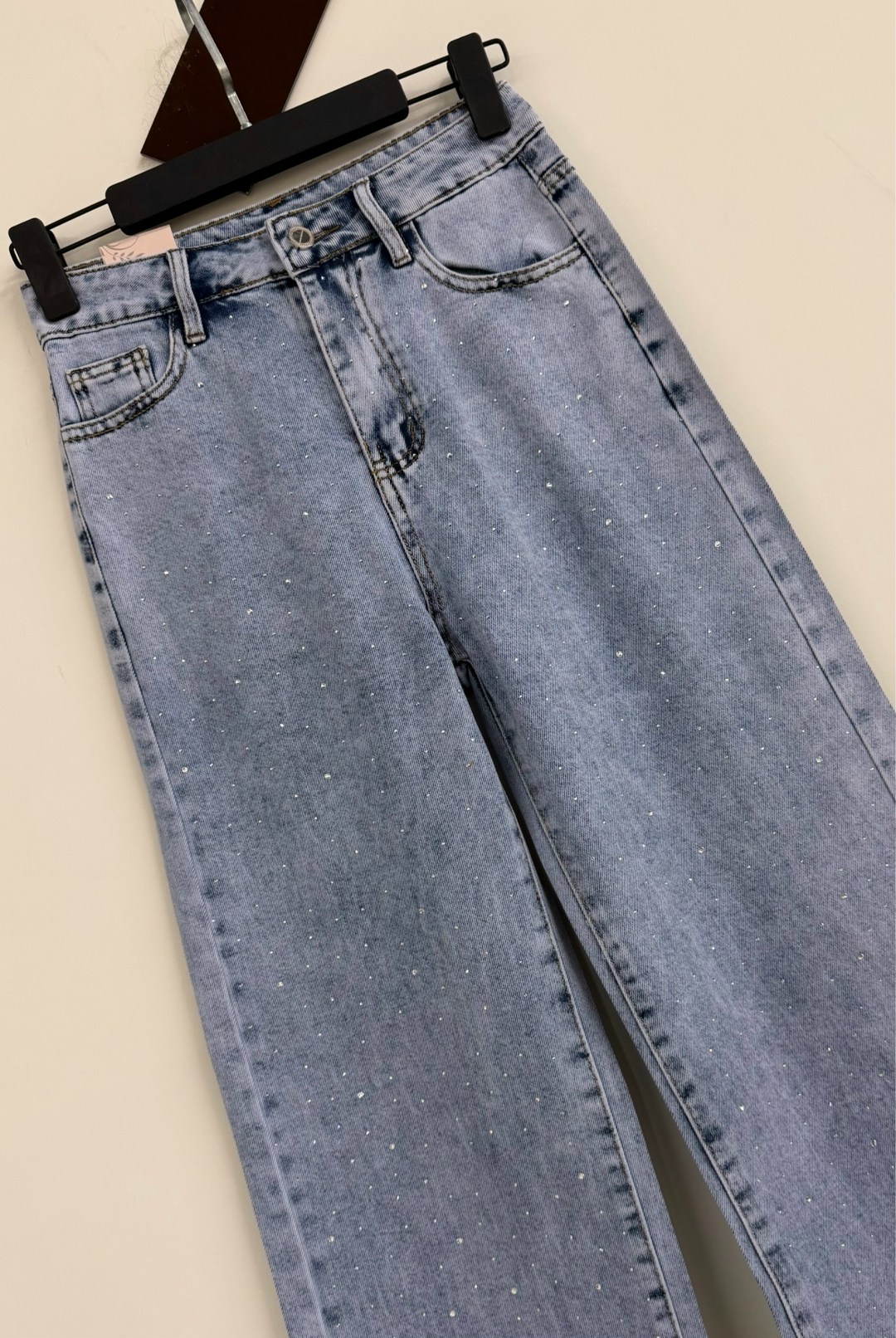 джинсы широкие,женские джинсы,модные джинсы,джинсы повседневные,джинсы женские широкие