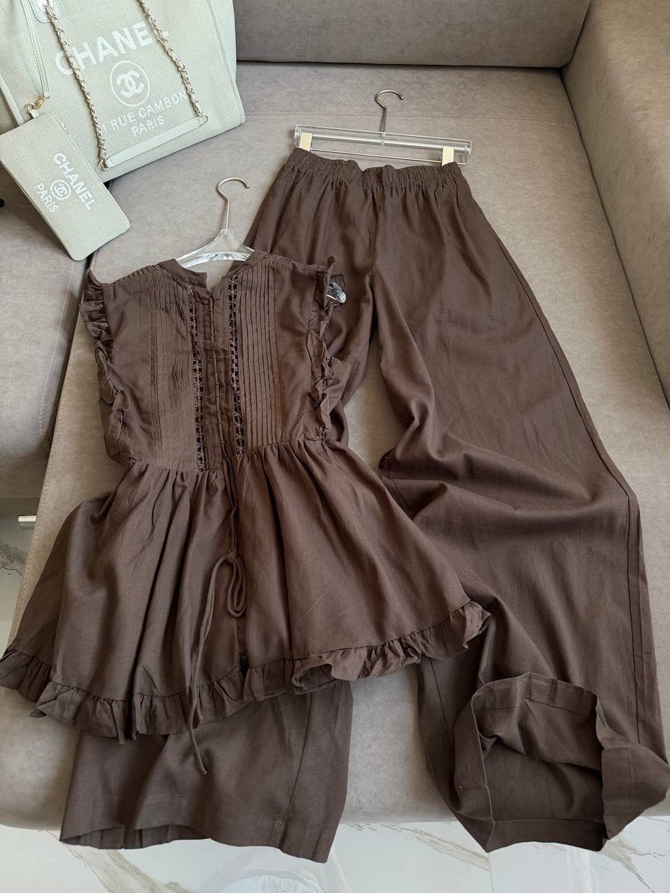 брюки комплект,комбинезон с оборками,женские комбинезоны,костюм,широкие брюки