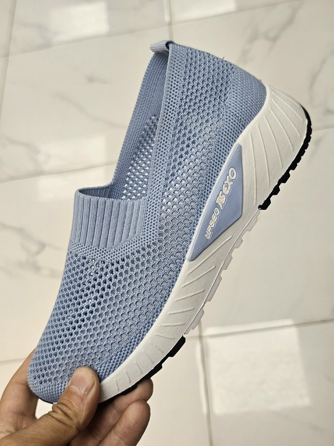 кроссовки,кроссовки женскиe,спортивная ,повседневная ,женская