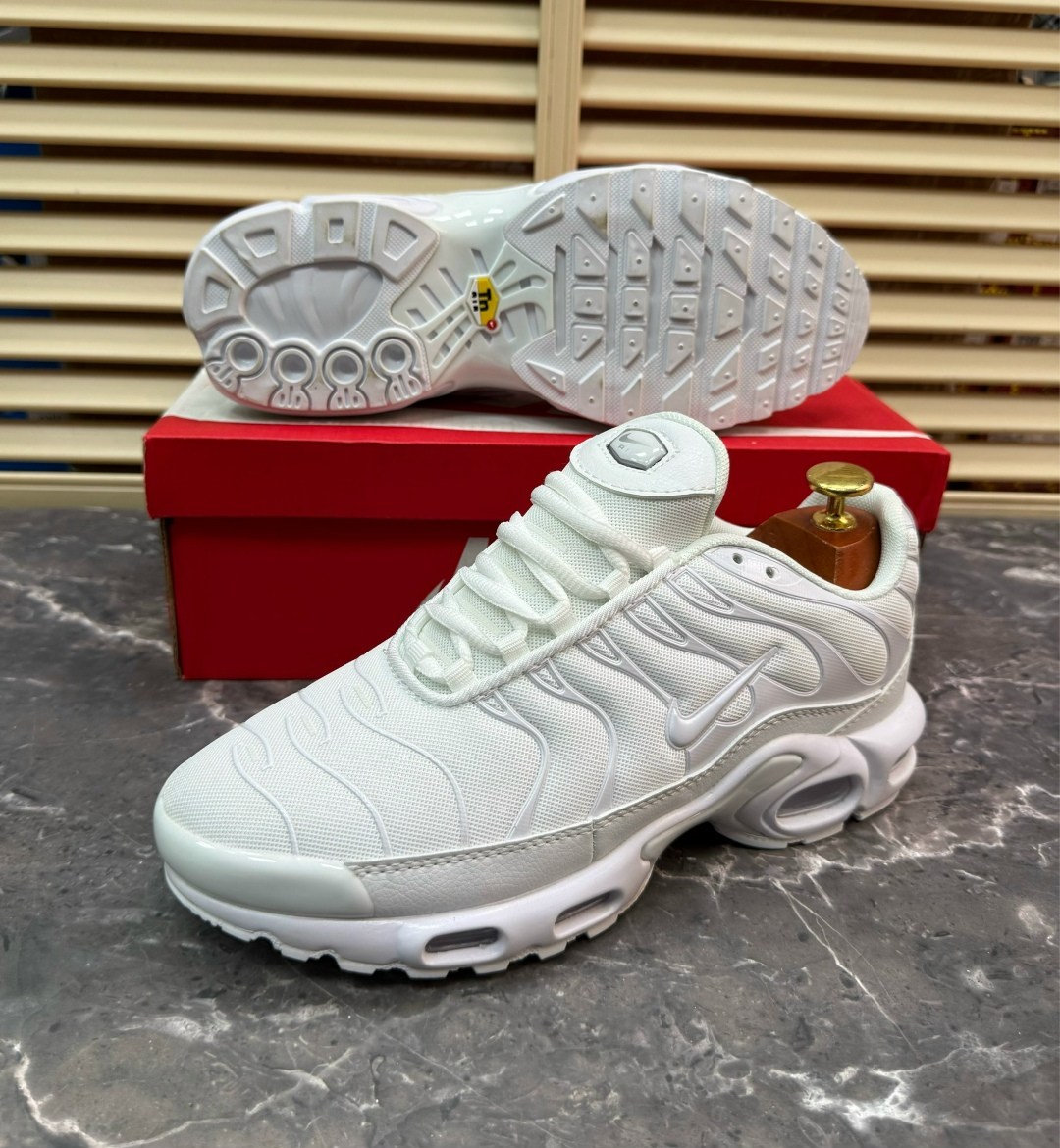 кроссовки nike air max plus tn,nike air max tn plus white,мужские кроссовки nike air max tn plus,кроссовки nike air max plus,nike air max plus tn
